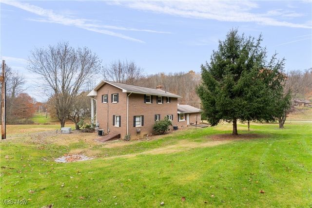 4140 Lace Road NW, Malvern, OH 44644