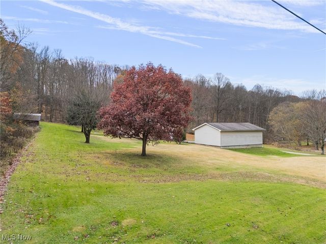 4140 Lace Road NW, Malvern, OH 44644