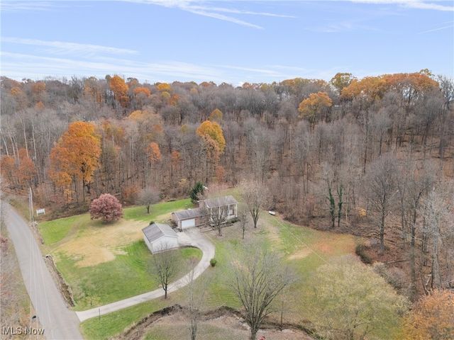 4140 Lace Road NW, Malvern, OH 44644