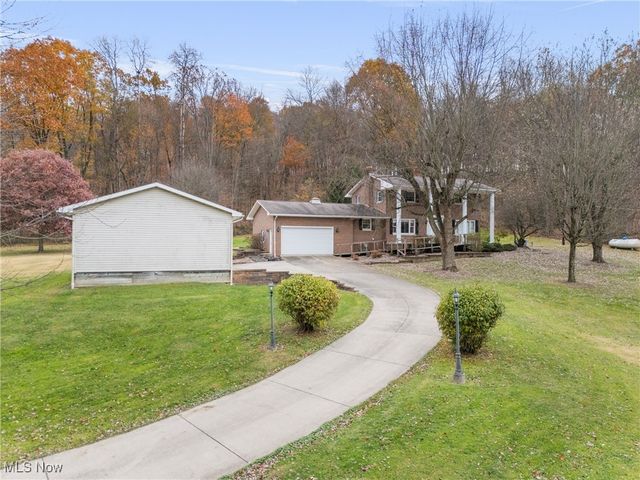 4140 Lace Road NW, Malvern, OH 44644