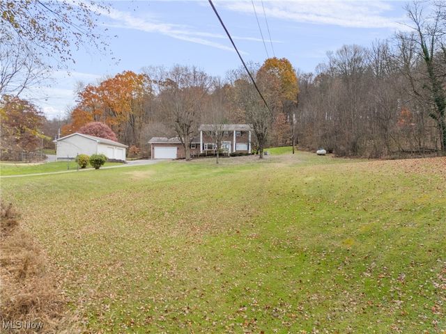 4140 Lace Road NW, Malvern, OH 44644