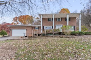 4140 Lace Road NW, Malvern, OH 44644