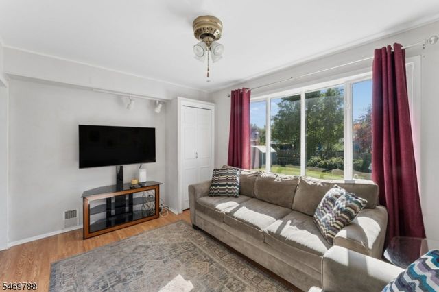 147 Robert Pl, South Plainfield Boro, NJ 07080