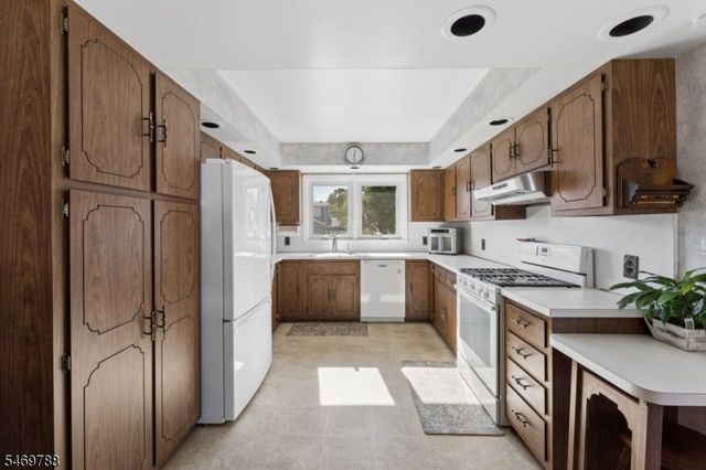 147 Robert Pl, South Plainfield Boro, NJ 07080