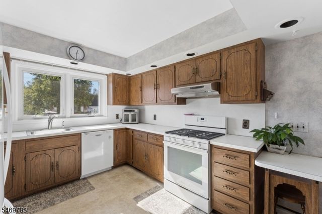 147 Robert Pl, South Plainfield Boro, NJ 07080