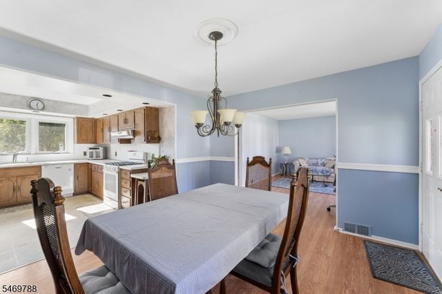 147 Robert Pl, South Plainfield Boro, NJ 07080
