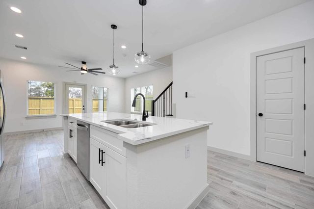 926 Granville Drive, Houston, TX 77091