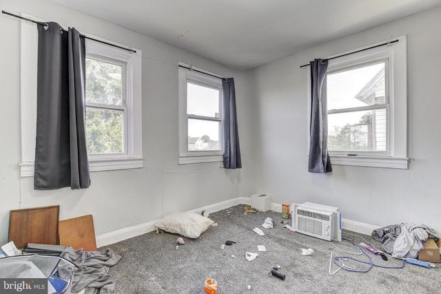 925 N KRESSON ST, Baltimore, MD 21205