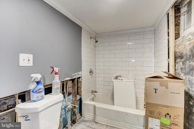925 N KRESSON ST, Baltimore, MD 21205
