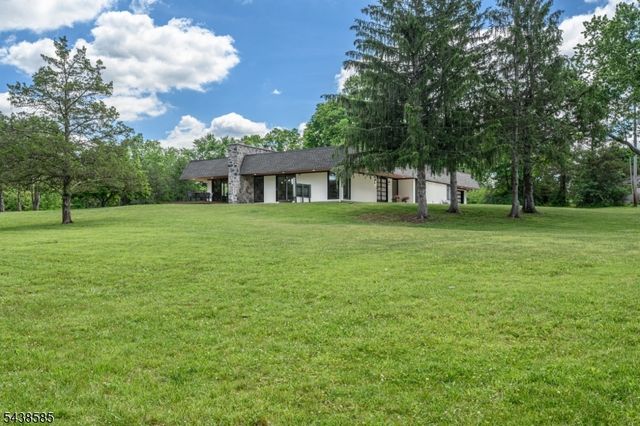 13 Central Ave, Readington Twp., NJ 08889