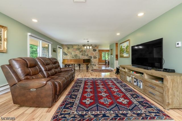 13 Central Ave, Readington Twp., NJ 08889