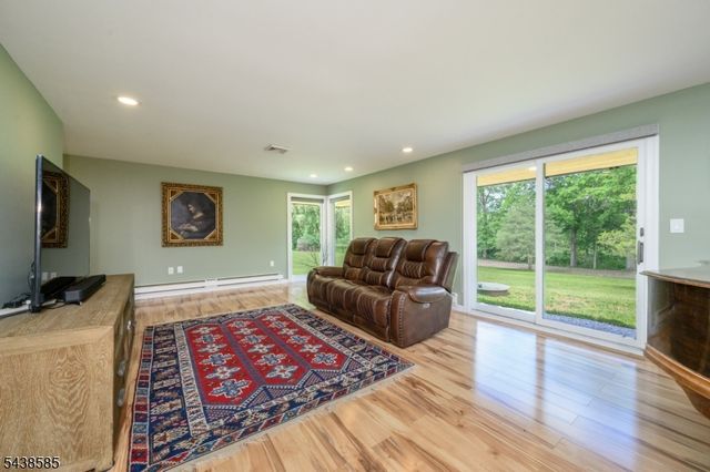 13 Central Ave, Readington Twp., NJ 08889