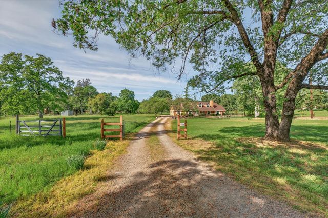 26583 Table Meadow Rd, Auburn, CA 95602