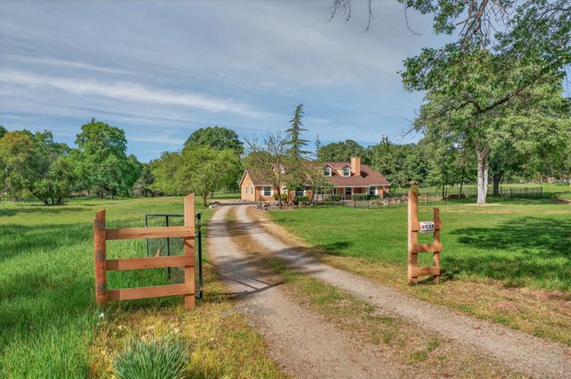 26583 Table Meadow Rd, Auburn, CA 95602