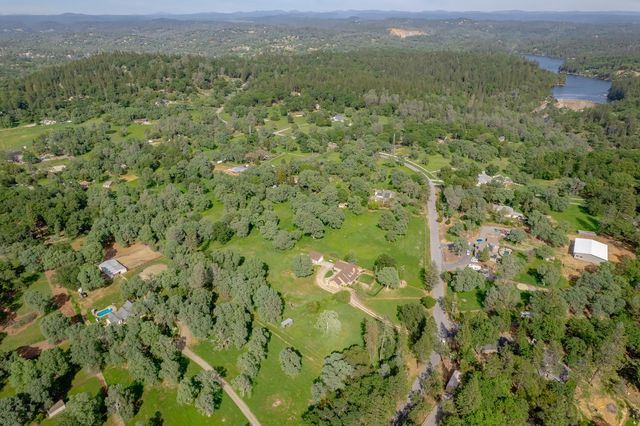 26583 Table Meadow Rd, Auburn, CA 95602