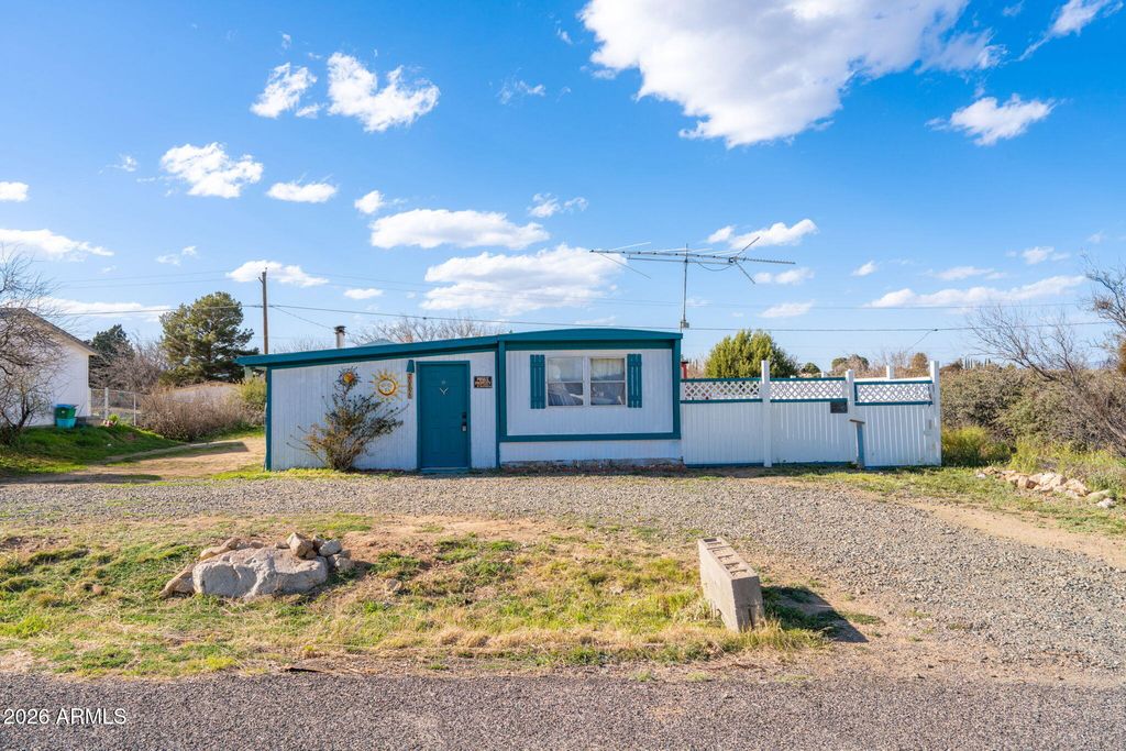 20850 E CEDAR Drive, Mayer, AZ 86333