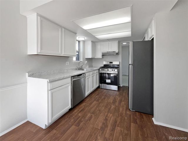 21763 Hidden Rivers Drive, Southfield, MI 48075