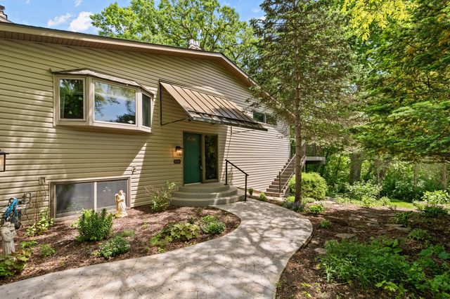 9708 Mill Creek Drive, Eden Prairie, MN 55347