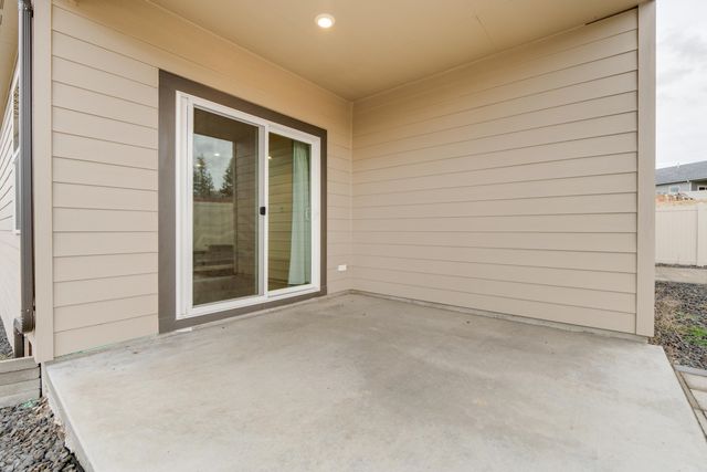 8207 S Avery Rd, Cheney, WA 99004