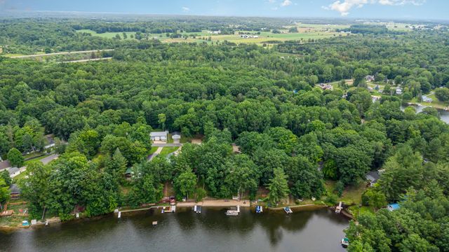 7670 Five Lakes Drive, Grant Twp, MI 48622