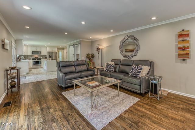 729 Ridgefield Road, Elizabethton, TN 37643