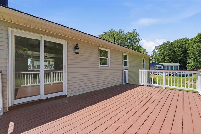 30 Kathy Ter, Agawam, MA 01030