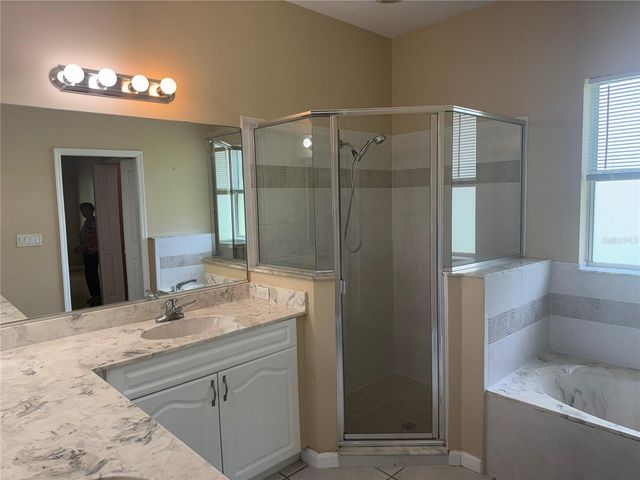 18 POINBURY DRIVE, Palm Coast, FL 32164