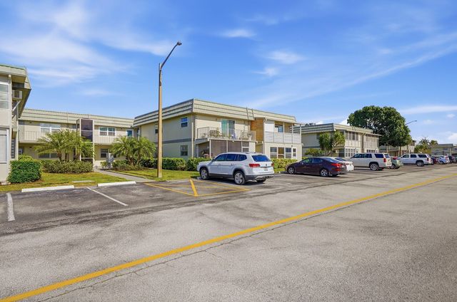 251 Monaco Way, Delray Beach, FL 33446