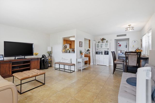 251 Monaco Way, Delray Beach, FL 33446