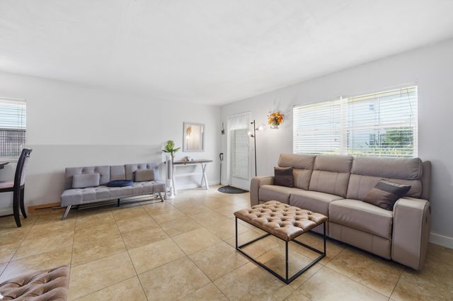 251 Monaco Way, Delray Beach, FL 33446