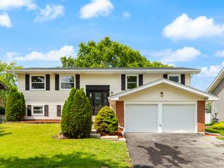 1030 Cobble Hill Court, Hoffman Estates, IL 60169
