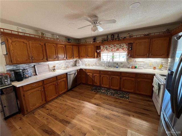 810 Santa Anna Drive, Alamo, TX 78516