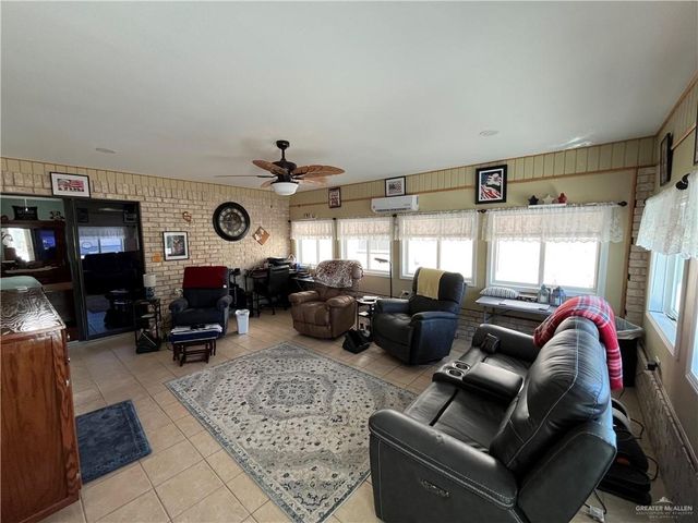 810 Santa Anna Drive, Alamo, TX 78516