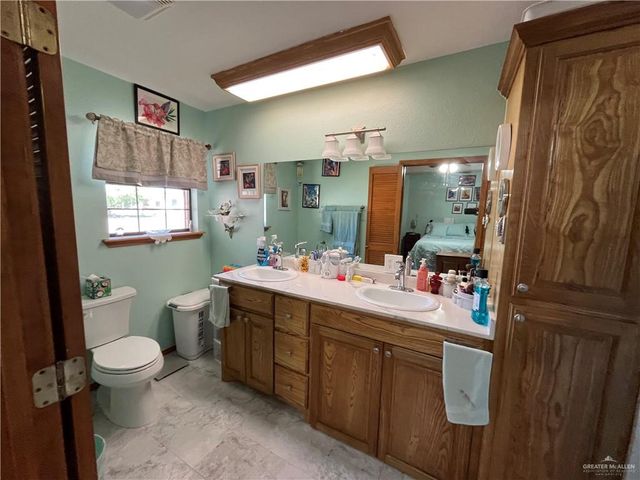 810 Santa Anna Drive, Alamo, TX 78516