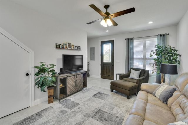 18902 Nicklaus DR, Point Venture, TX 78645