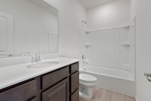 2929 SHOWPLACE Drive, Naperville, IL 60564