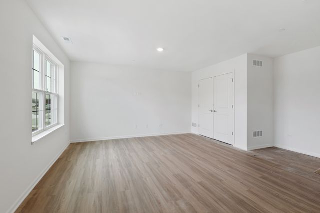 2929 SHOWPLACE Drive, Naperville, IL 60564