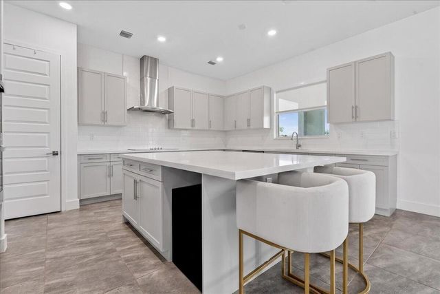 2010 Meadows Drive, Davie, FL 33324