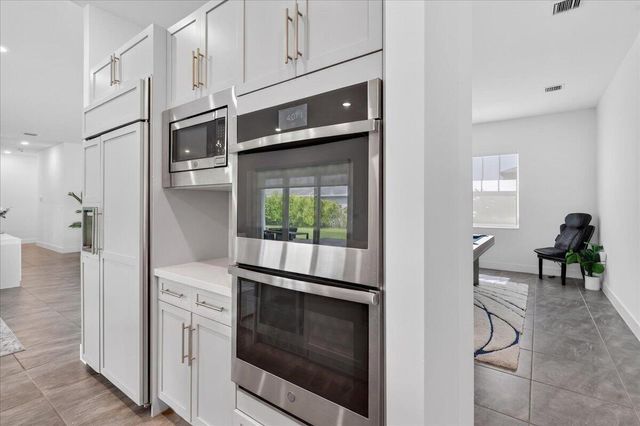2010 Meadows Drive, Davie, FL 33324