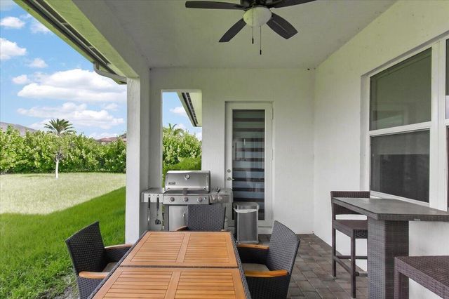 2010 Meadows Drive, Davie, FL 33324