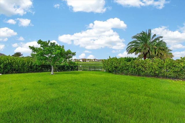 2010 Meadows Drive, Davie, FL 33324