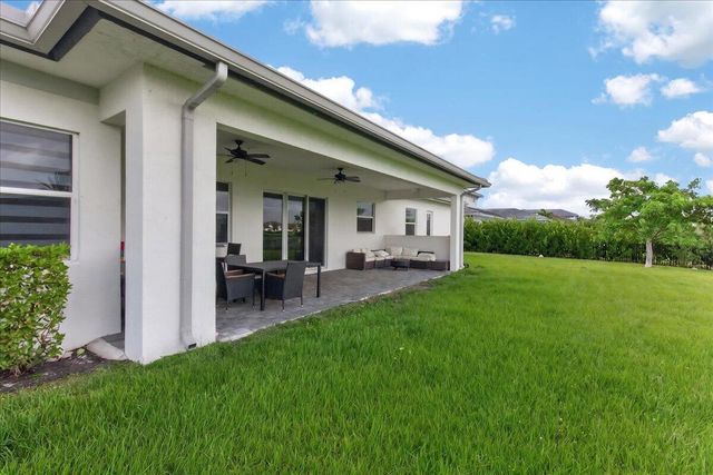 2010 Meadows Drive, Davie, FL 33324