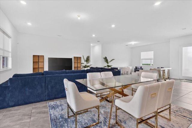 2010 Meadows Drive, Davie, FL 33324