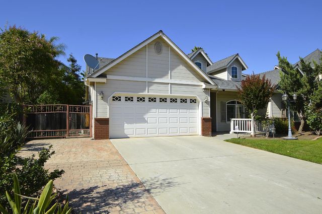 2976 E Christopher Drive, Fresno, CA 93720