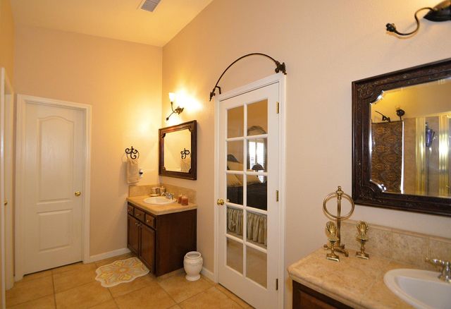 2976 E Christopher Drive, Fresno, CA 93720