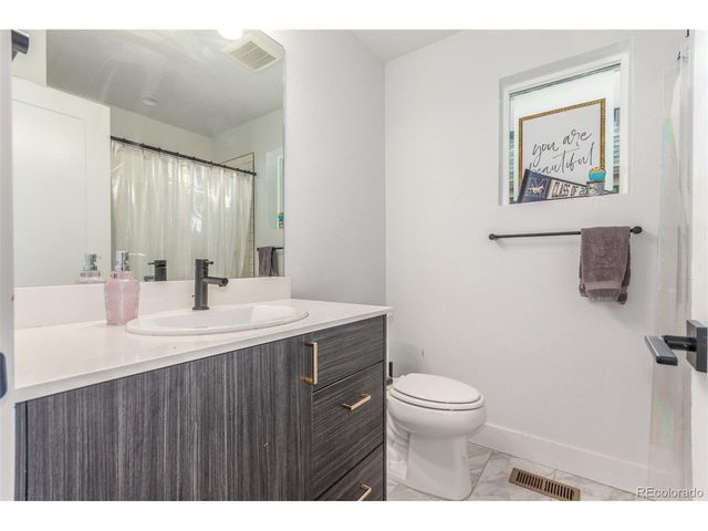 21451 E 60th Ave, Aurora, CO 80019