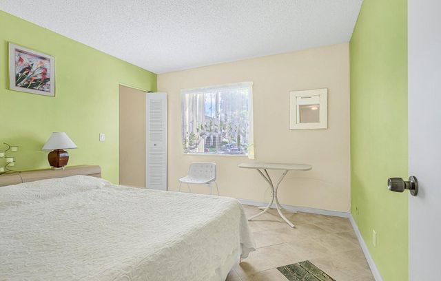 103 Lake Pine Circle Circle D-1, Greenacres, FL 33463