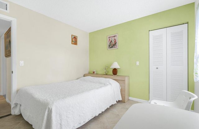 103 Lake Pine Circle Circle D-1, Greenacres, FL 33463