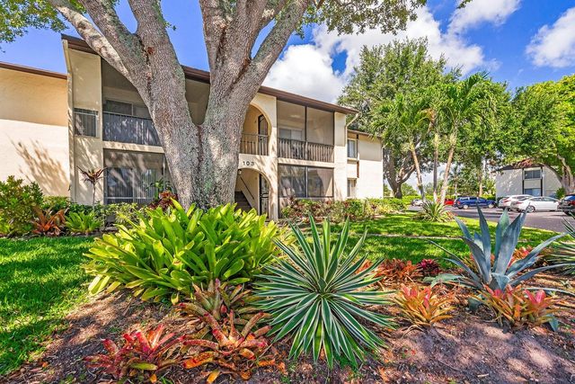103 Lake Pine Circle Circle D-1, Greenacres, FL 33463
