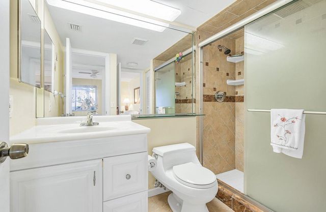 103 Lake Pine Circle Circle D-1, Greenacres, FL 33463